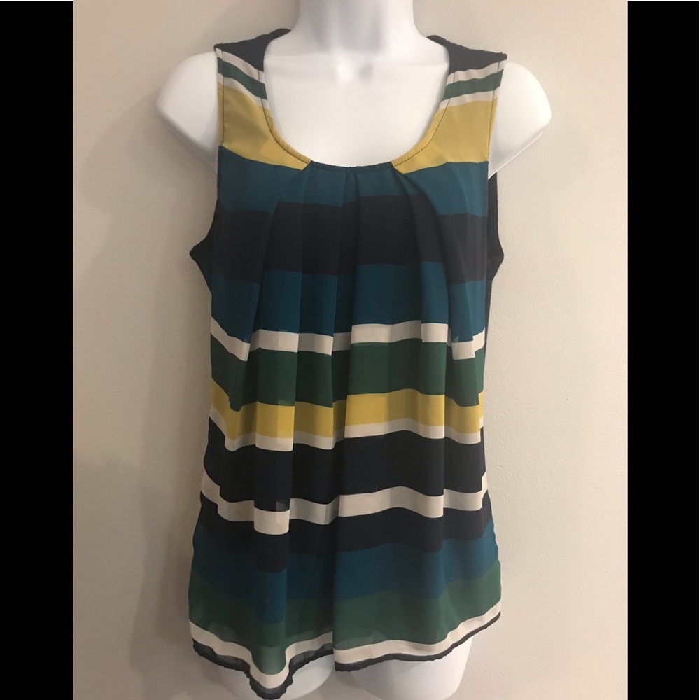 🦋NY&Co Top. Size Medium💕🦋